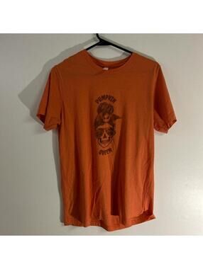 Orange graphic tee with pumpkin queen design #HalloweenVibes